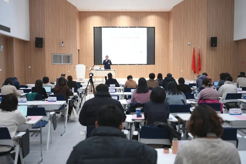 �ٲ�cbin99����У�����ڶ��������۽��γ����ѧ����