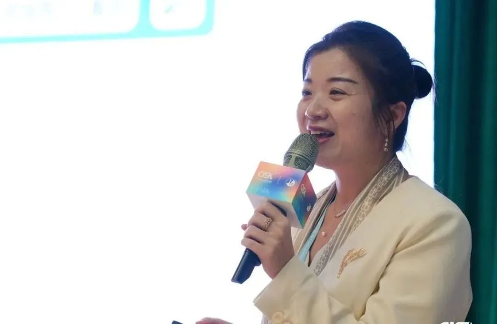 70f3eb80-e150-48fb-9cd1-ee4ce2da928d 70f3eb80-e150-48fb-9cd1-ee4ce2da928d