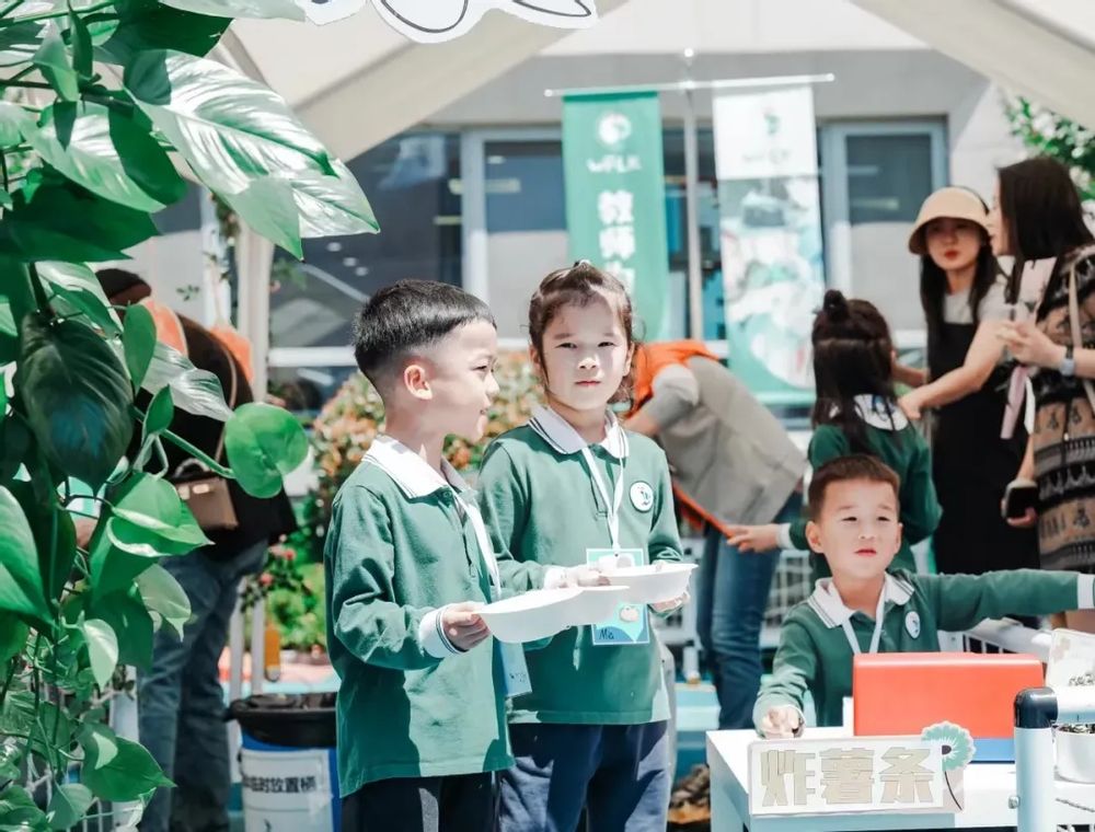 0407ffde-9699-4f6c-b211-7c1de05e579d 0407ffde-9699-4f6c-b211-7c1de05e579d