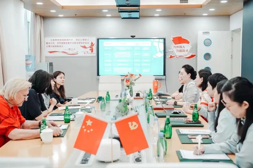 c85f3571-7787-43f3-a6c5-97db577ed8c2 c85f3571-7787-43f3-a6c5-97db577ed8c2