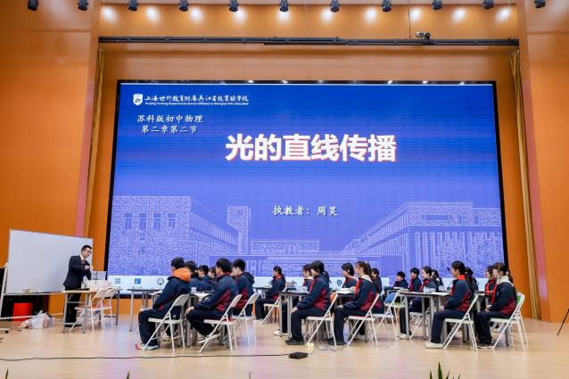 ��ʵ��˫�¡����� �۽������������������鳤���ް��ۺ�ʵ��ѧϰ�߽���չʾ�˳�����