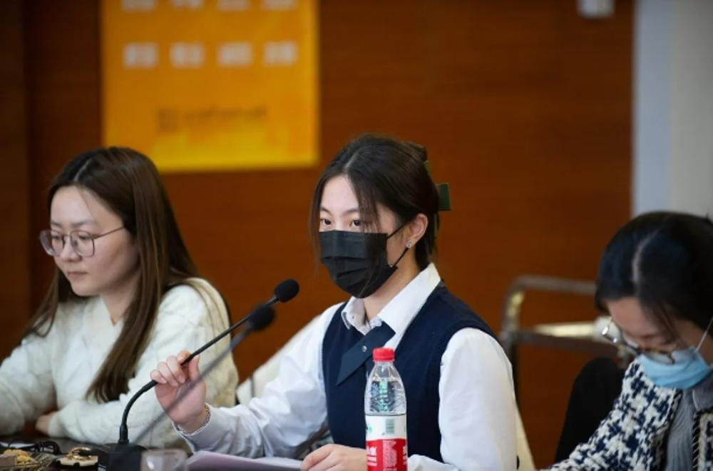 cf658518-bb8b-4192-bdd3-8a19e707dc03 cf658518-bb8b-4192-bdd3-8a19e707dc03