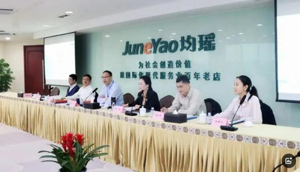 af27af63-4a82-4851-91ef-dbab8b182622 af27af63-4a82-4851-91ef-dbab8b182622