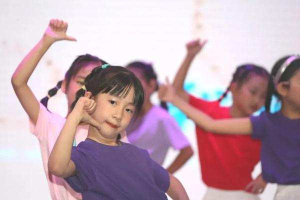 ed849f41-f6c3-4418-8b65-4a5680a4f044 ed849f41-f6c3-4418-8b65-4a5680a4f044