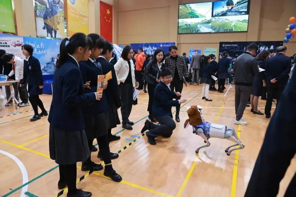 a0f73534-d4e7-47ac-b06c-9d2ed923455b a0f73534-d4e7-47ac-b06c-9d2ed923455b