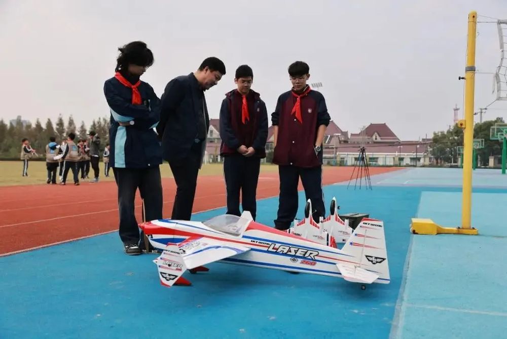 ea4ae524-298f-4021-89db-6f3fc620b29a ea4ae524-298f-4021-89db-6f3fc620b29a