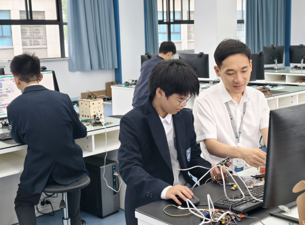 �����ձ���������� ʦ������ʡ���������������Ϻ��ٲ�cbin99ѧ���ƴ�����ϲ��Ƶ��