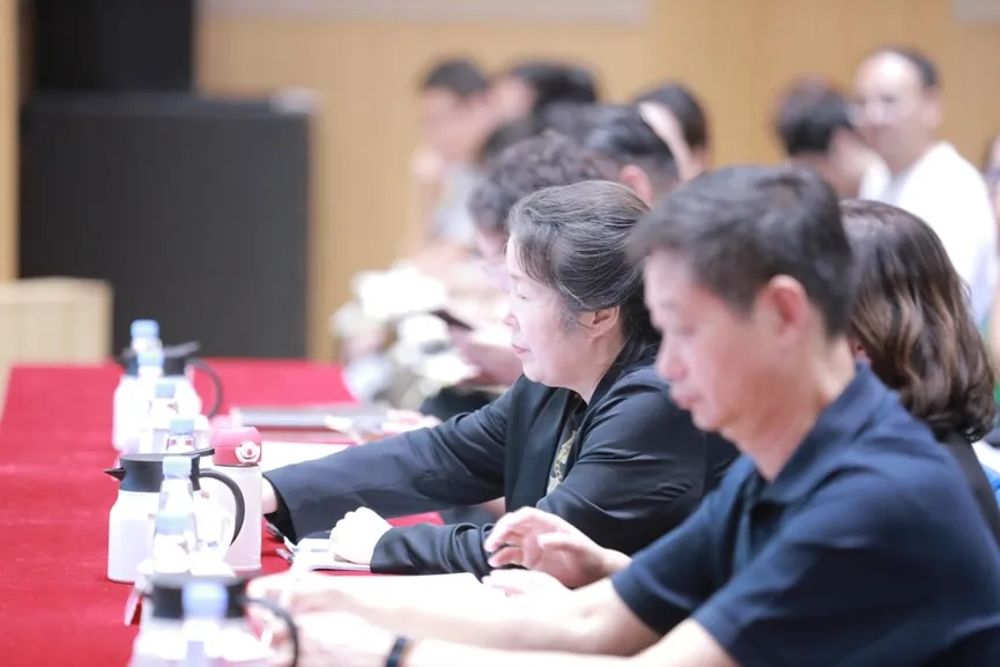 24a5a36b-bbe8-4498-a045-e4efe9ca90af