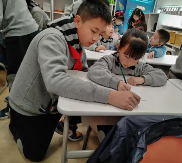 81122ae7-c933-41aa-a5dd-6618348e13e5 81122ae7-c933-41aa-a5dd-6618348e13e5