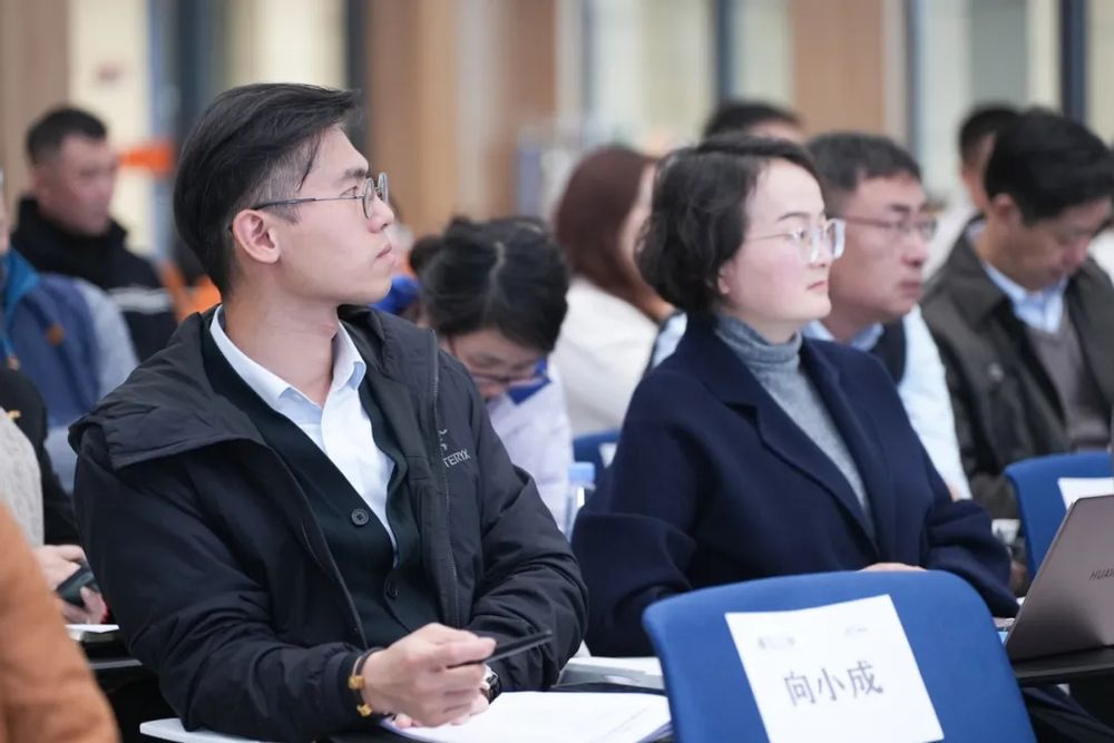 0eff7a61-585e-4d8b-a343-6205ec273510 0eff7a61-585e-4d8b-a343-6205ec273510